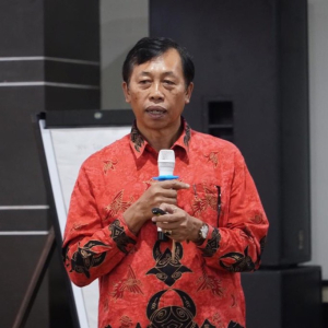 Prof. Dr. drh. Wayan Tunas Artama